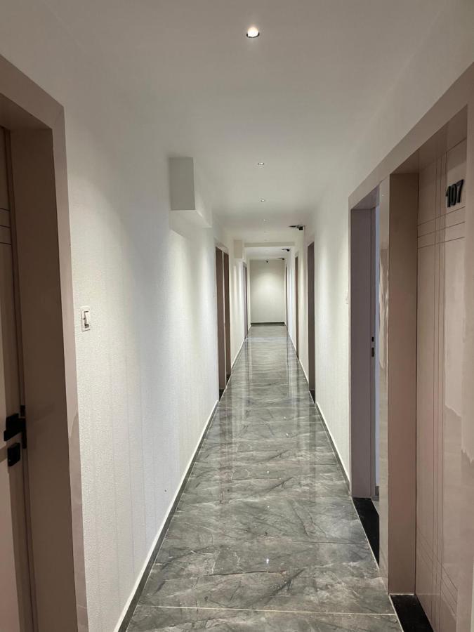 Hotel The Vital Surat Eksteriør billede